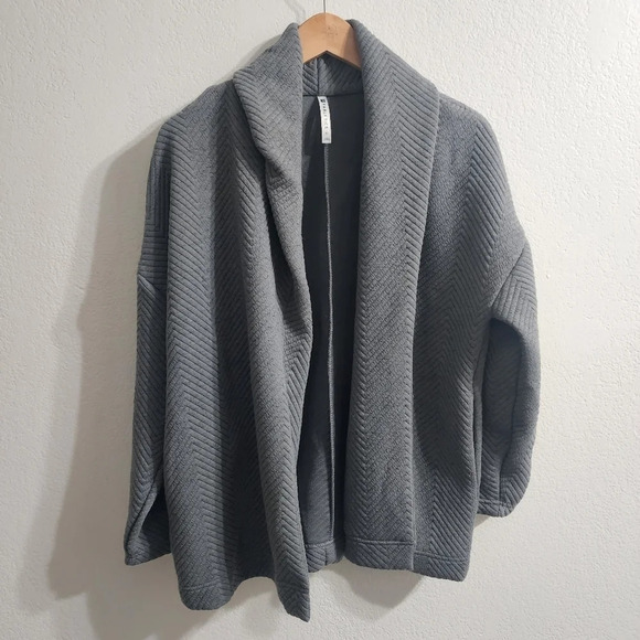 FABLETICS Vanessa Quilted Cardigan in Mid Grey   Size XS - Picture 3 of 11